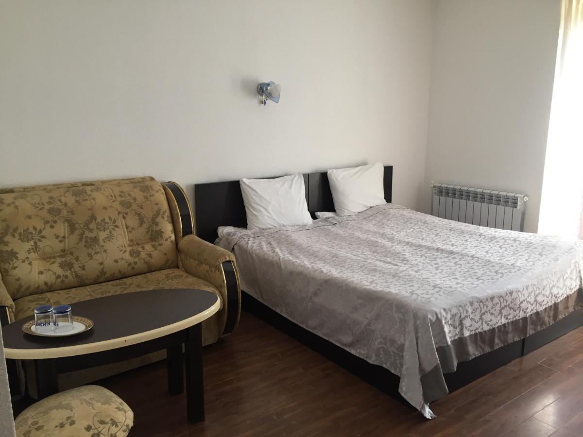 Hotel Central Джермук Экстерьер фото