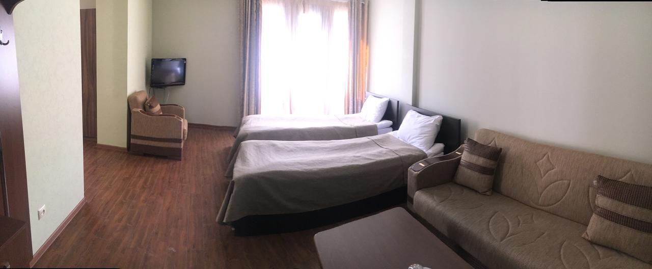 Hotel Central Джермук Экстерьер фото